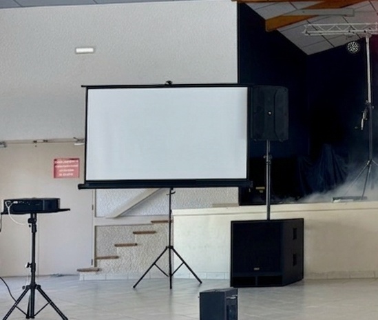 Vidéoprojecteur et écran